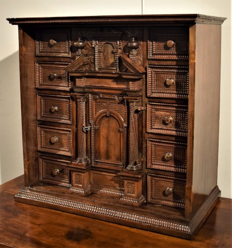 Mobilier Cabinet & Coffre - Cabinet Italien avec le front architectural de la Renaissance, fin du XVIe